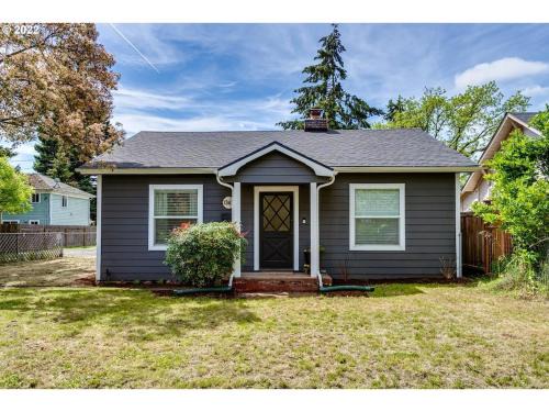 Downtown Eugene House | Charming 2 bedroom house 1 mile from U of O