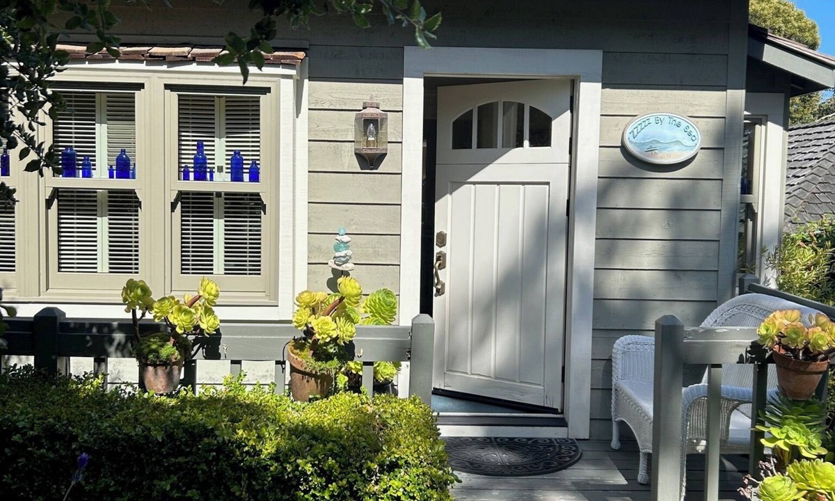 Golden Rectangle Cottage | Charming Cottage in Carmel-by-the-Sea. Blocks from downtown and the beach!