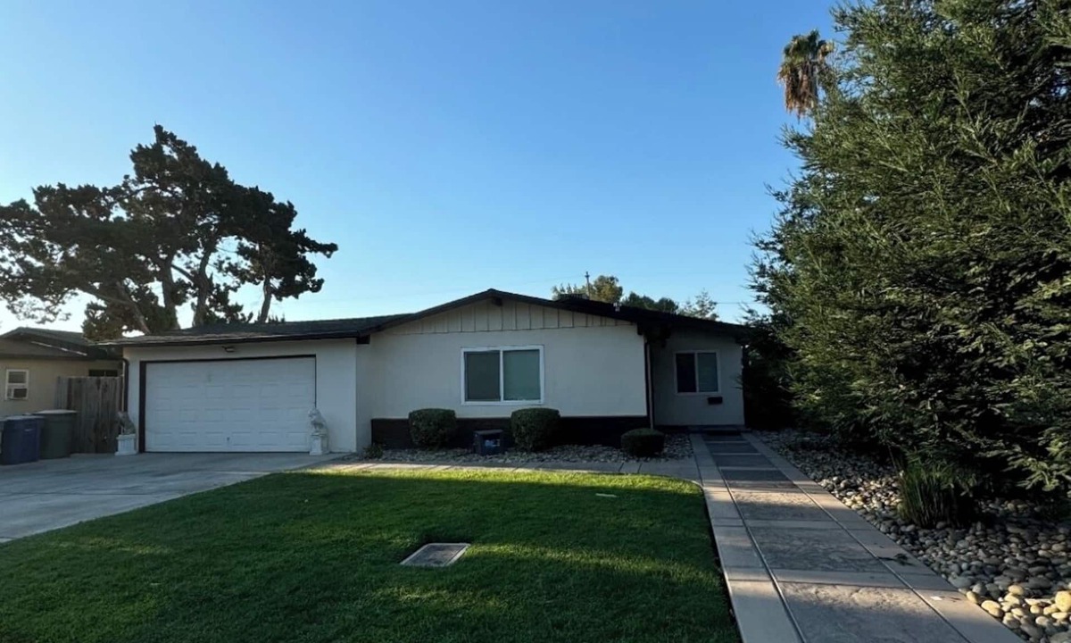 Merced House | Charming cozy 3-bedroom 2-bath house