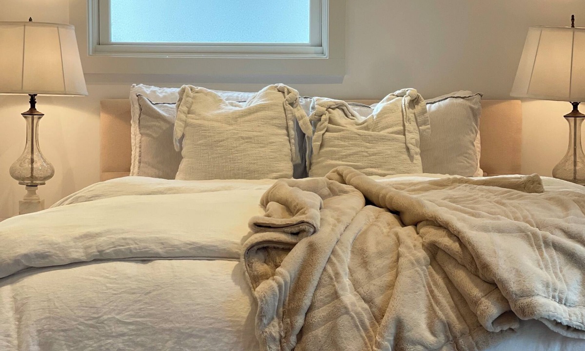 Ballard Cottage | Charming Luxury Studio Cottage in Lovely Ballard with all amenities