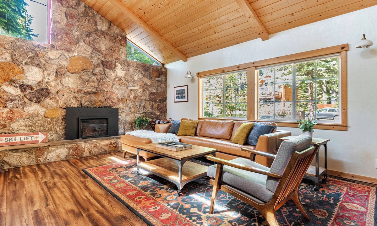 Tahoe Sierra Estates Cabin | Charming Tahoe Cabin - Lake, Ski & Family Fun