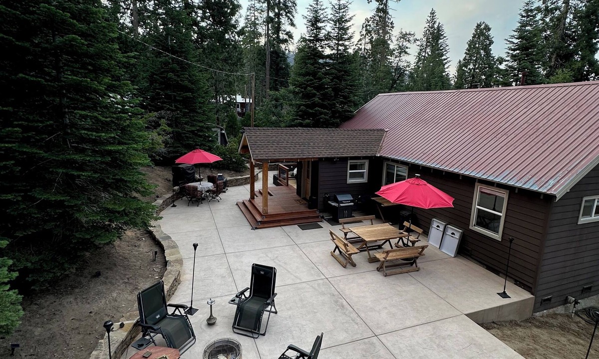 West Village House | Charming West Village Cabin, 5 Minutes to the Lake