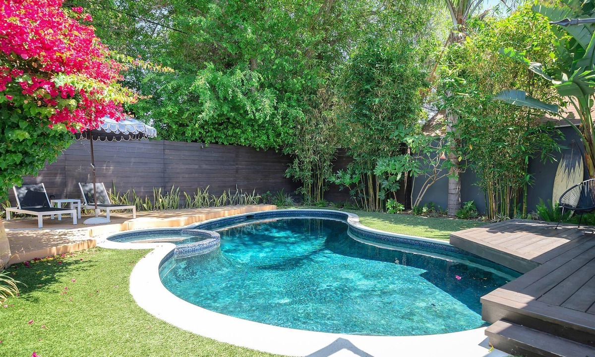 Beverly Grove House | Chic Modern Residence with Heated Pool, Jacuzzi & BBQ