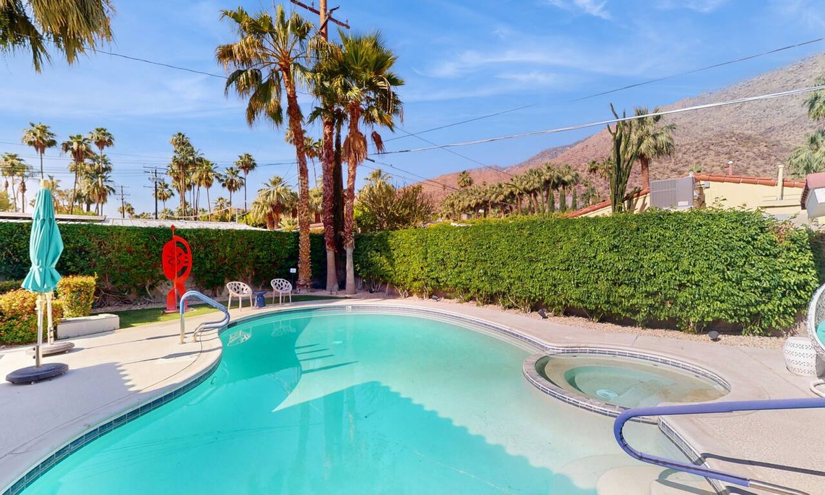 The Mesa House | Colorful home with private pool and spa & private gas grill - families welcome