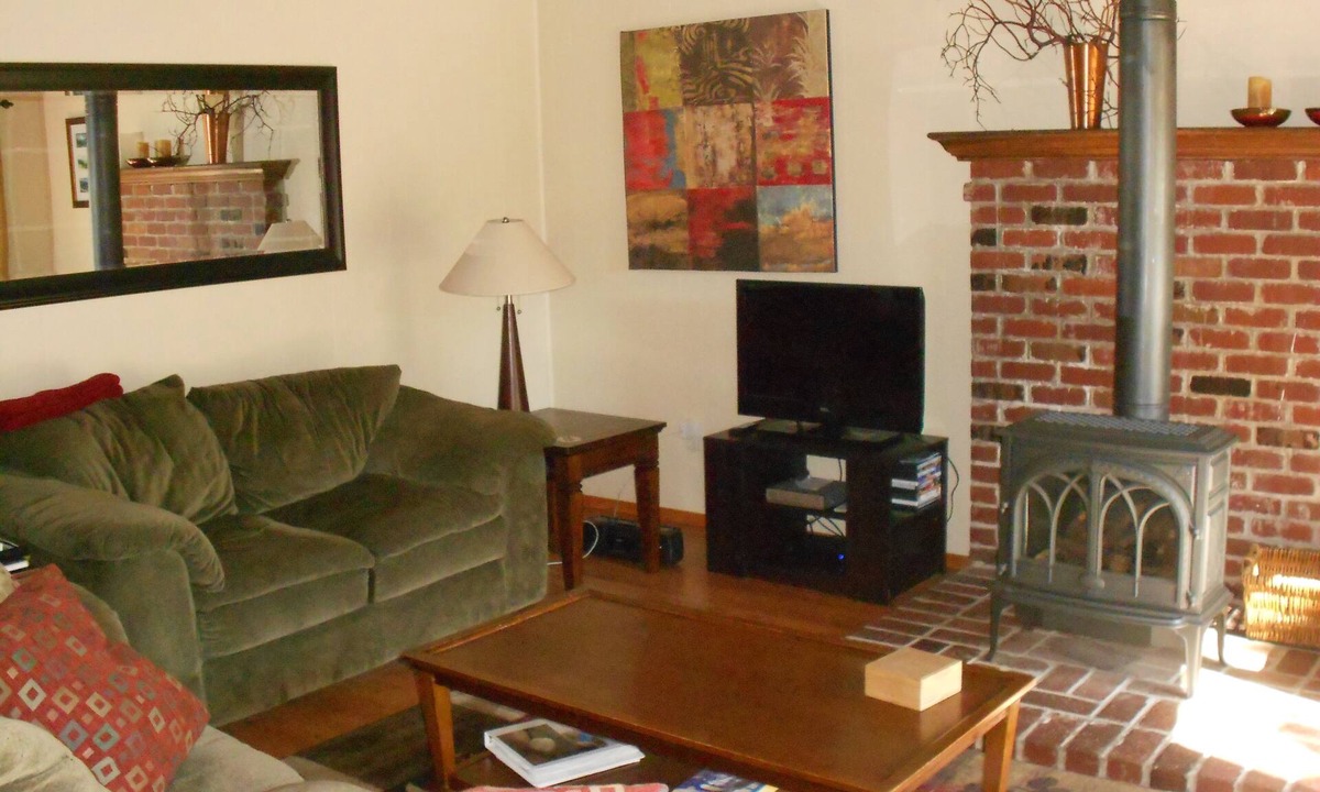 North Upper Truckee House | Comfortable, Spacious, Pet-Friendly Home Located close to all the best of Tahoe