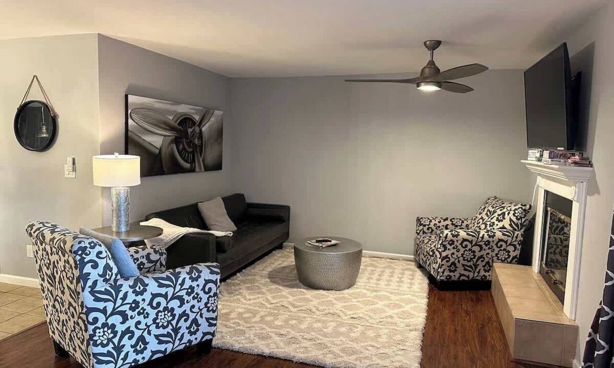 Modesto Condo | Comfy Townhome Retreat