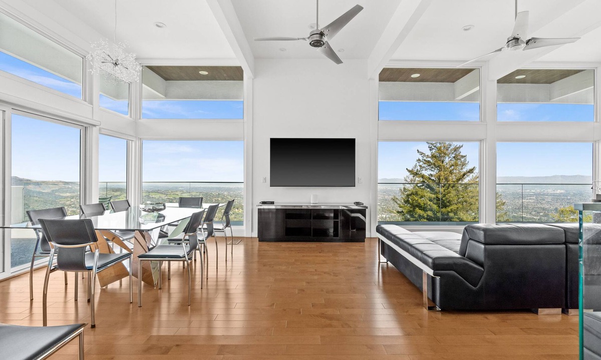 Saratoga Villa | Corporate Retreat with Amazing Views in Silicon Valley