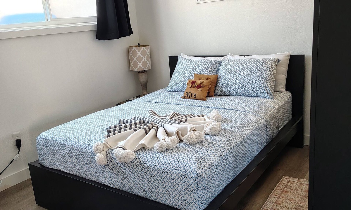 Belmont Shore Apartment | Cozy 1-bedroom apartment in the breath taking Belmont Shore area of Long Beach.