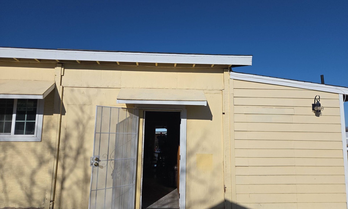 Lancaster Ski Chalet | Cozy 1-bedroom chalet in beautiful Palmdale with Evaporative (swamp) cooler.