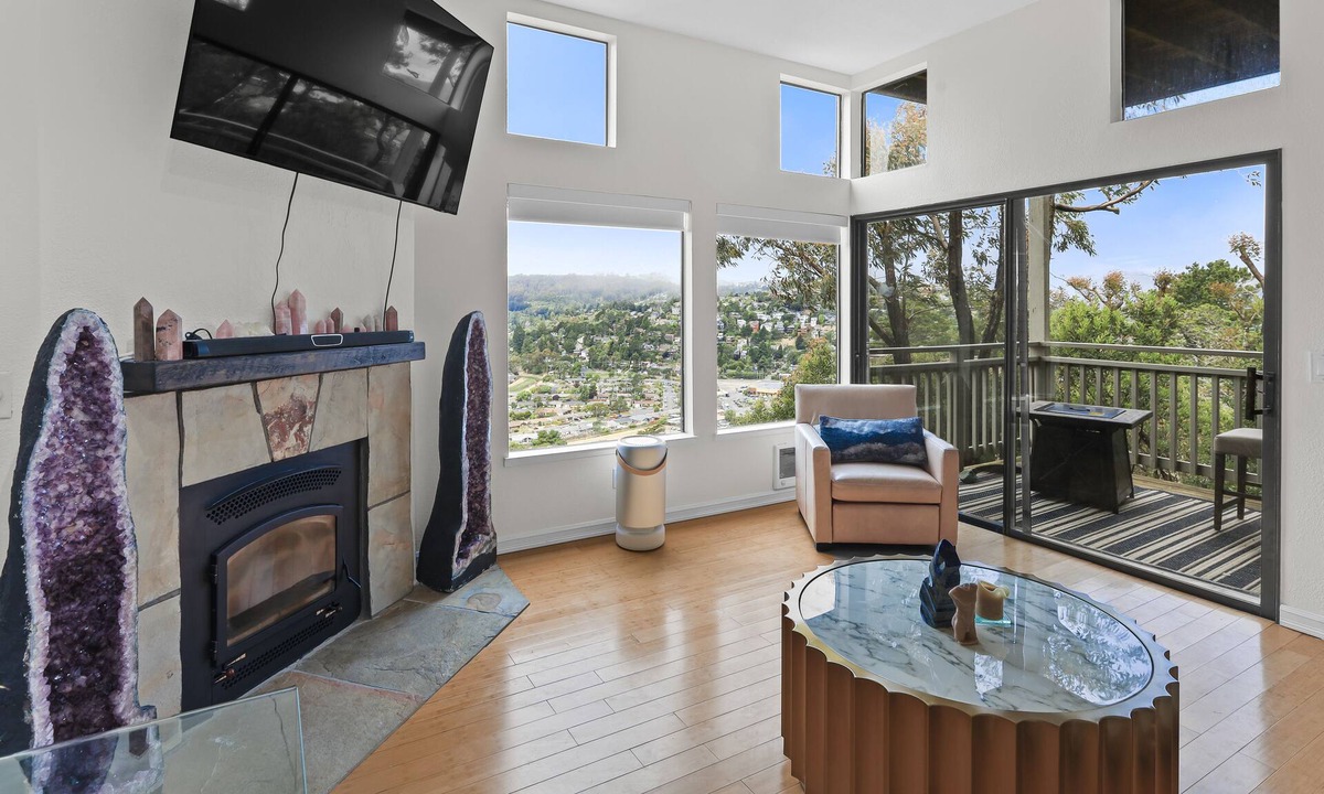 Tamalpais-Homestead Valley Condo | Cozy 1-bedroom Mountain View condo in Sausalito / SF - 15 Min