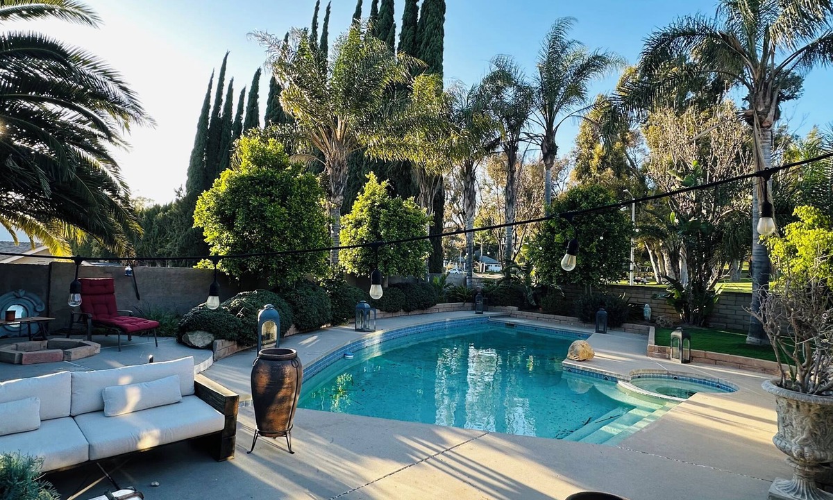 Simi Valley House | Cozy 2-bedroom house in pleasant Simi Valley with AC & pool oasis