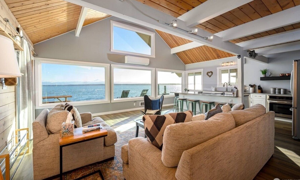 Ferndale Cottage | Cozy 2BD 1BA Home - Oceanfront - Mountain View
