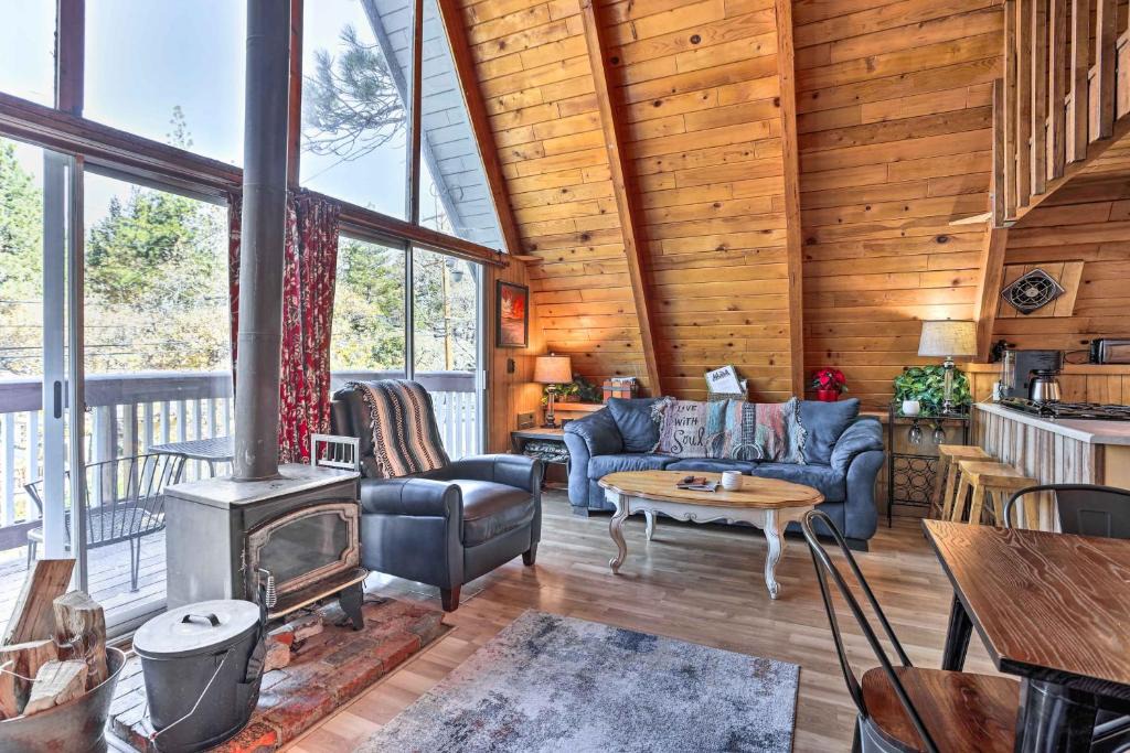 Arrowbear Lake House | Cozy A-Frame w/Hot Tub Near Arrowbear Lake!