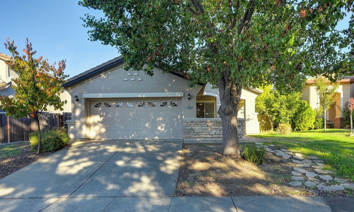 Folsom House | Cozy & Bright Family Retreat w/Private Yard