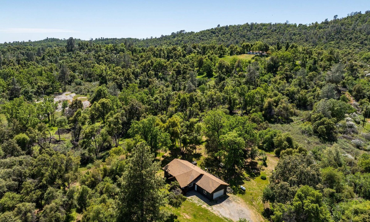 Mariposa House | Cozy Cabin! BBQ Spa Fire Pit Kids Play Zone