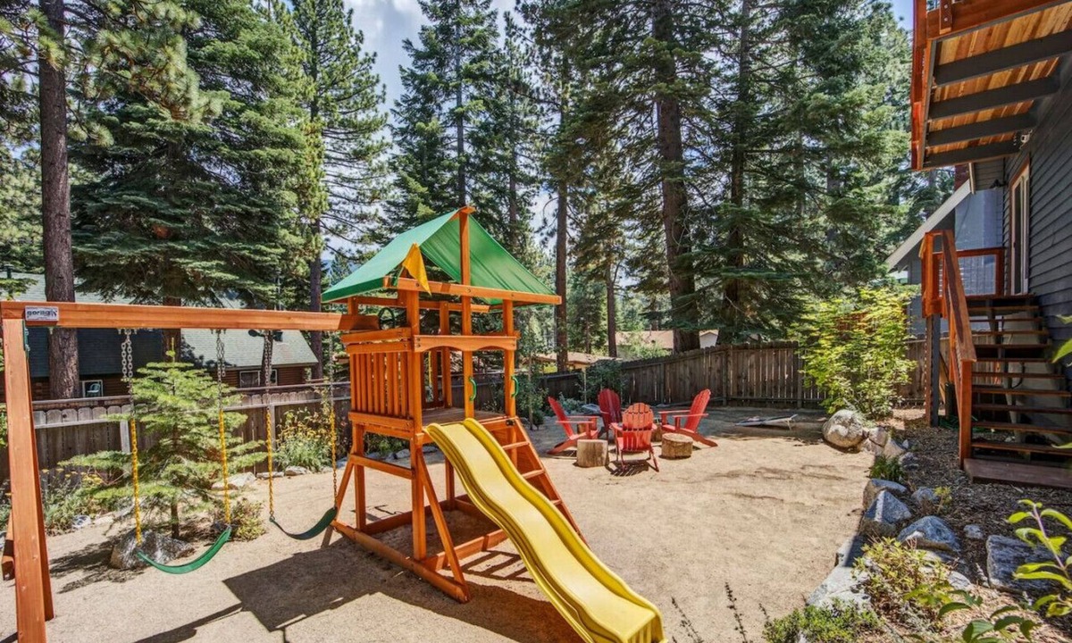 Pioneer Trail House | Cozy Cabin on Brule - Hot Tub, Jungle Gym & Games