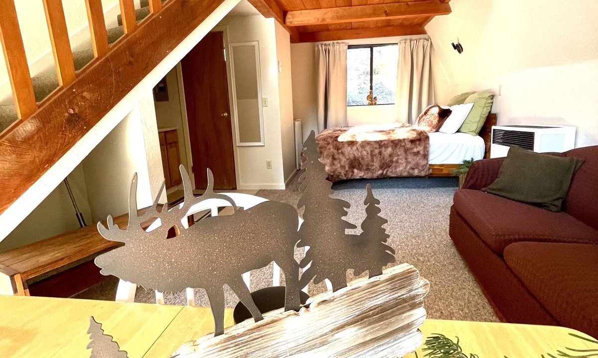 Echo Lake Cabin | Cozy chalet Lake Tahoe area perfect location for skiing ⛷️ at Sierra Tahoe
