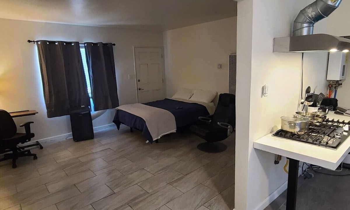 Victorville Apartment | Cozy Cove 10