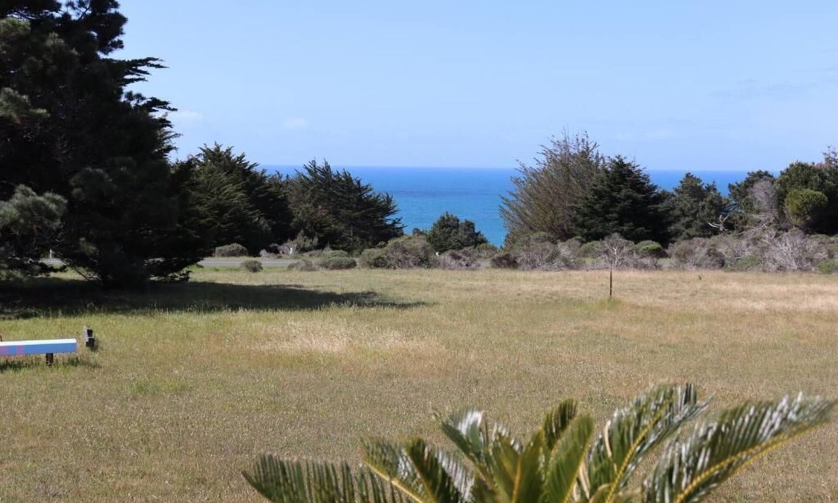 Gualala Apartment | Cozy Getaway with Ocean View and Private Entrance - EV Charger, No Kitchen