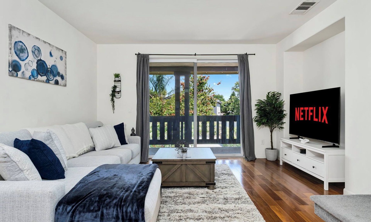 Northside Condo | Cozy Master Suite Room with Workspace in San Jose near Airport and Hospitals