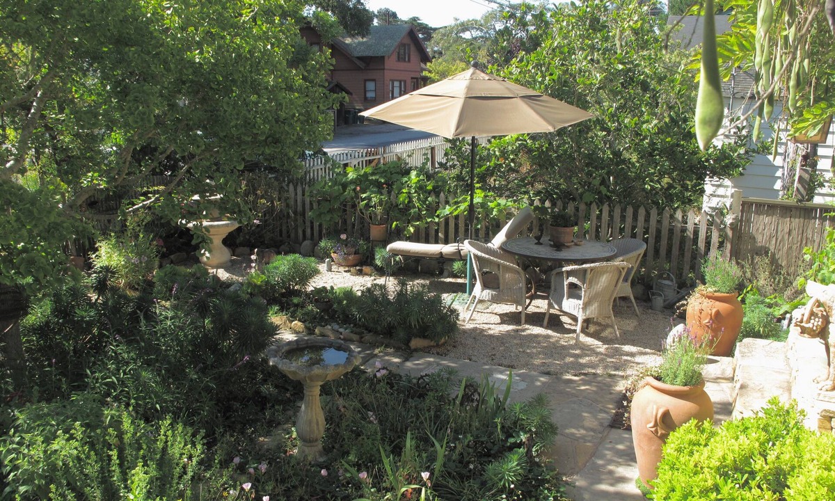 Pacific Grove Cottage | Cozy Pacific Grove Cottage - Walking Distance To Everything 0170