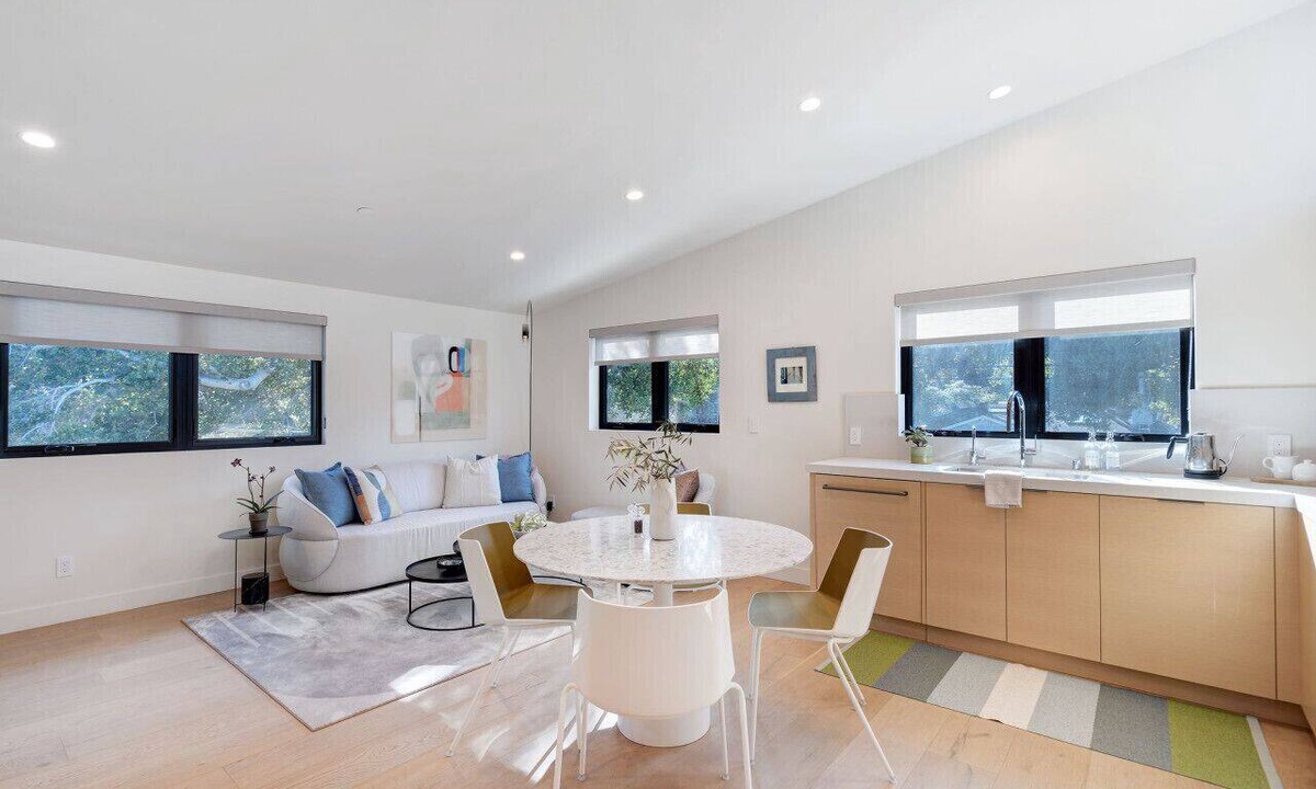 The Willows Apartment | Dazzling Modern Home Close to Downtown Palo Alto & Stanford