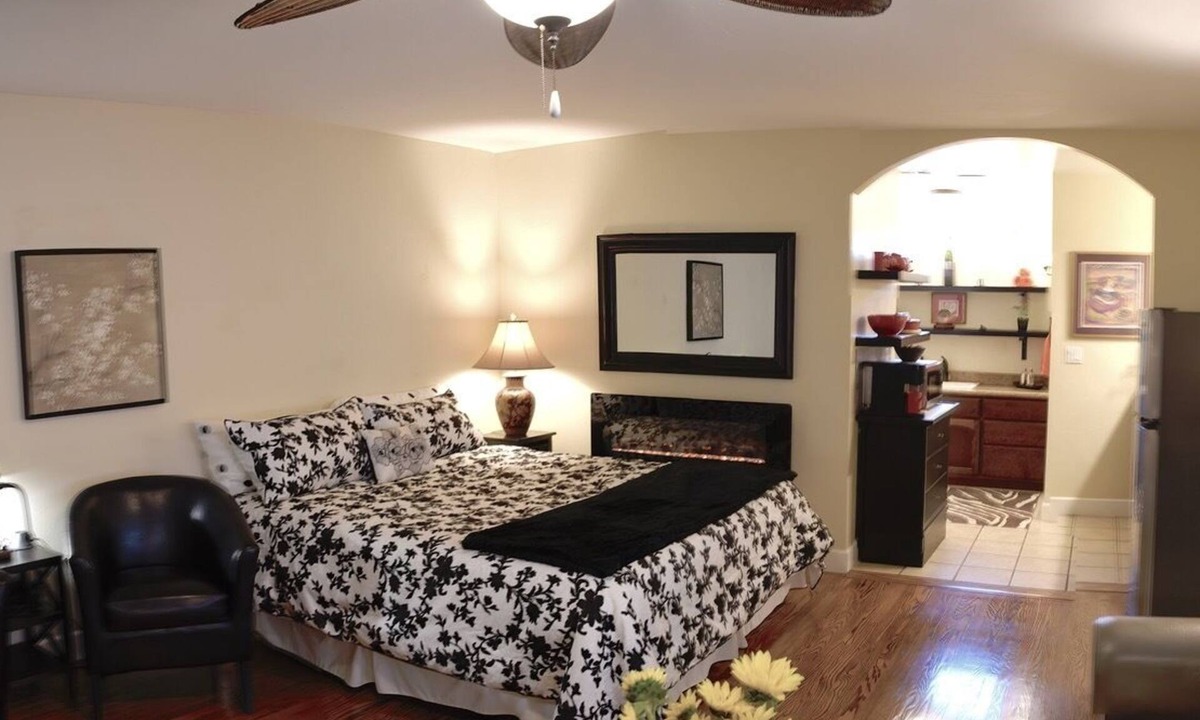 Napa Apartment | Delightful Private Studio in Napa Home Near Vibrant Downtown. Minimum 31 days.