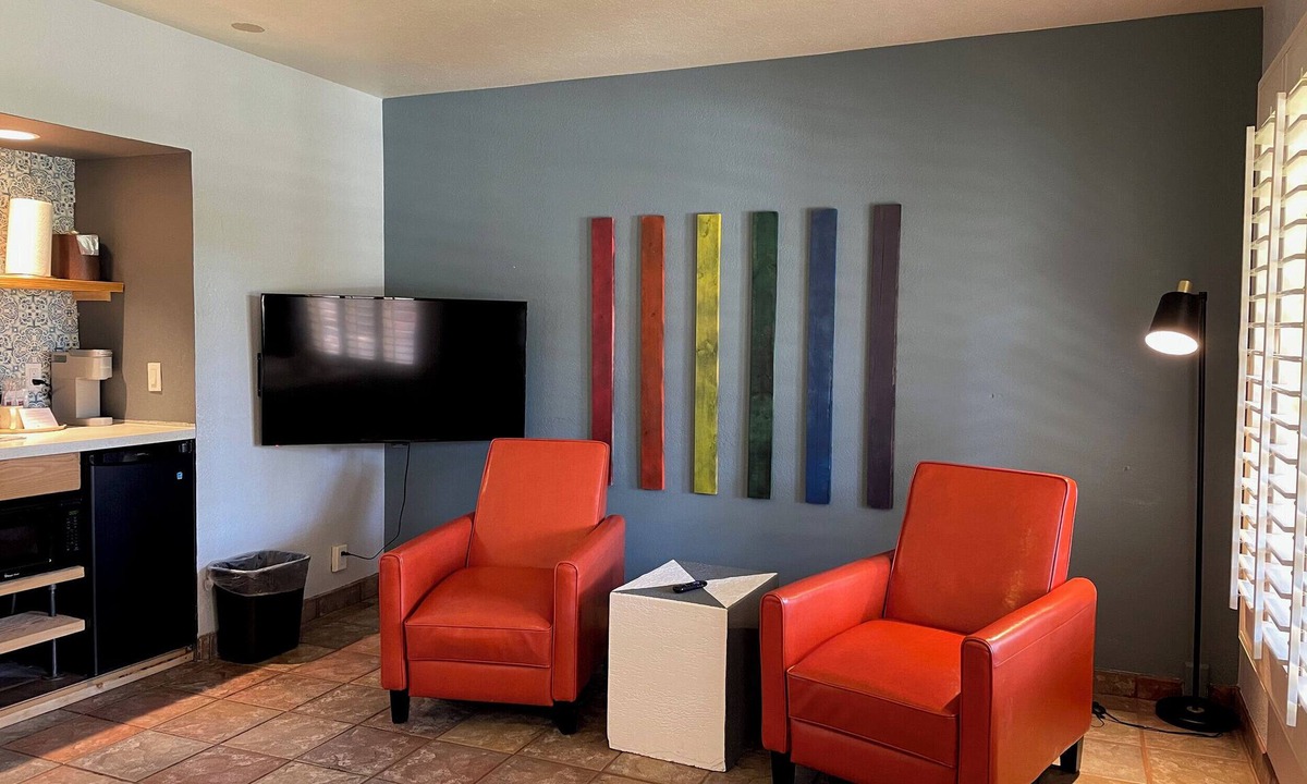 Warm Sands Hotel | Desert Paradise Resort- Gay Men's Resort