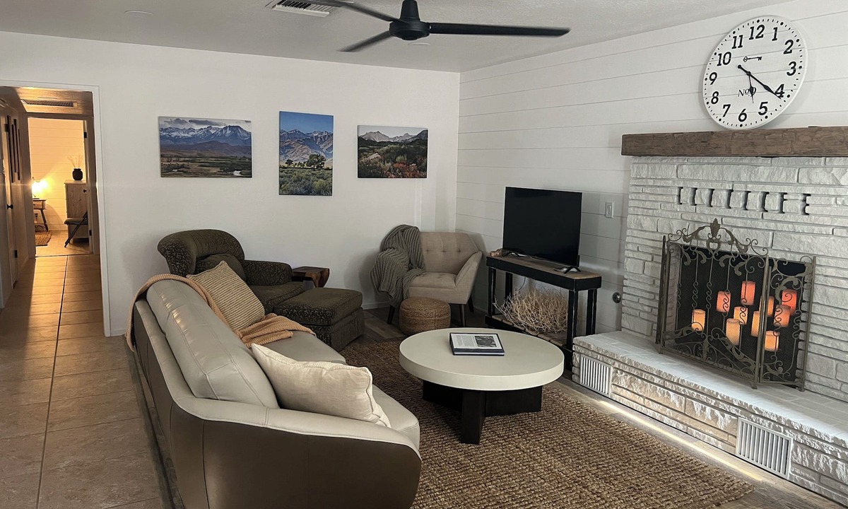 Ridgecrest House | Desert Villa Oasis - Gateway to the Eastern Sierras, Death Valley, and Yosemite