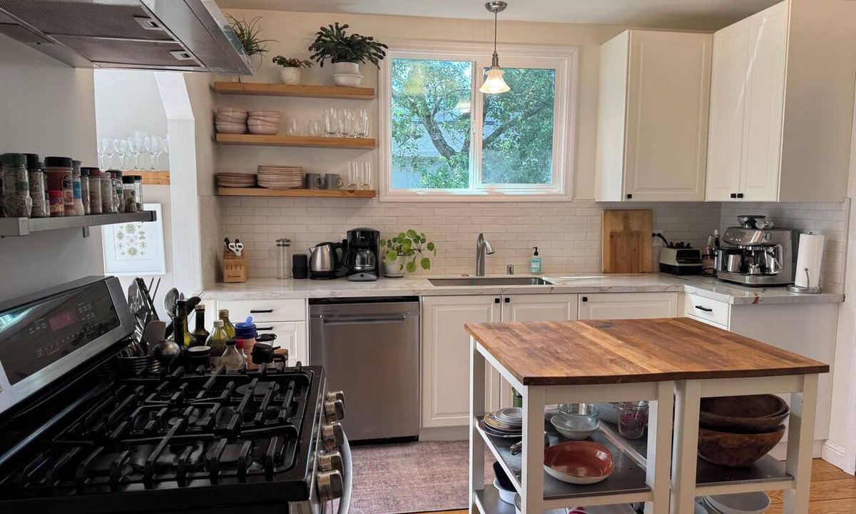 Mill Valley House | Downtown Mill Valley Vintage Spanish Villa with Beautiful Garden