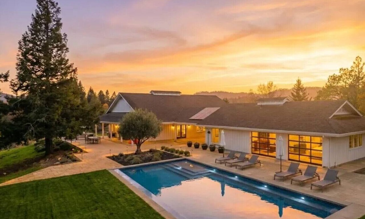 Healdsburg House | Dry Creek Wonderland | Private Farm Estate in Wine Country