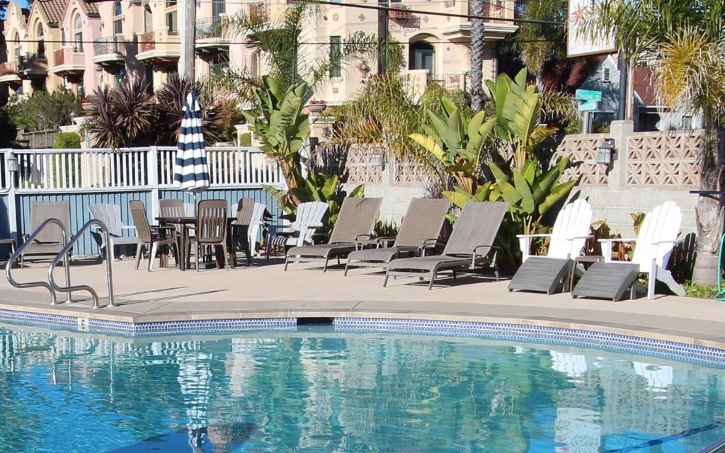 Westside Santa Cruz Hotel | Edgewater Beach Inn & Suites