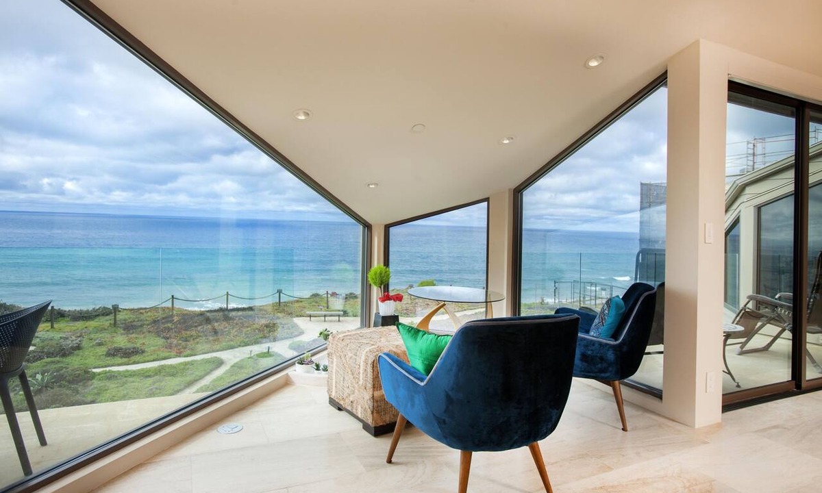 Solana Beach Condo | Enchanting Oasis Stunning Luxury Oceanfront Condo -180° Ocean Views + Pool