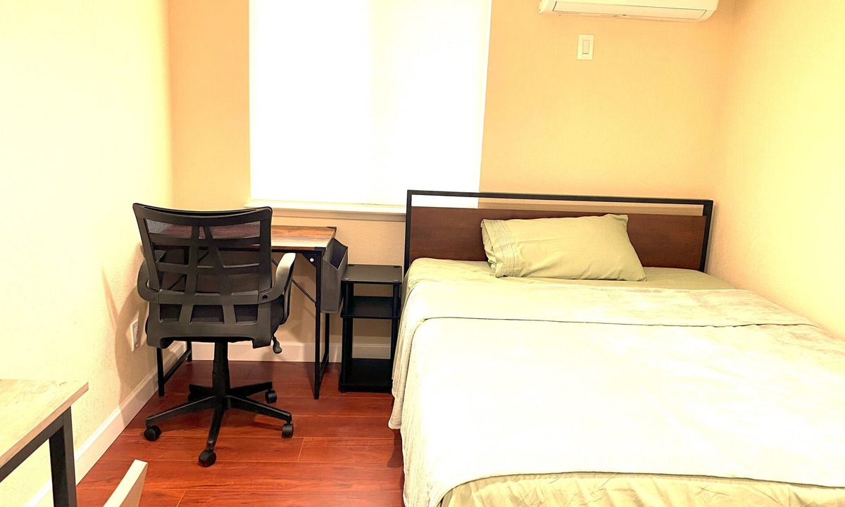 North Oak Park Apartment | Entire cozy studio w/separate entrance steps to UCD Med Ctr & Aggie Square