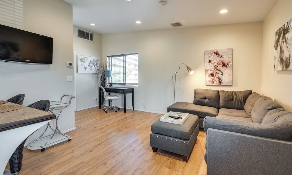 Mid City Apartment | Extended LA Stay Near Int'l Soccer & Beverly Hills