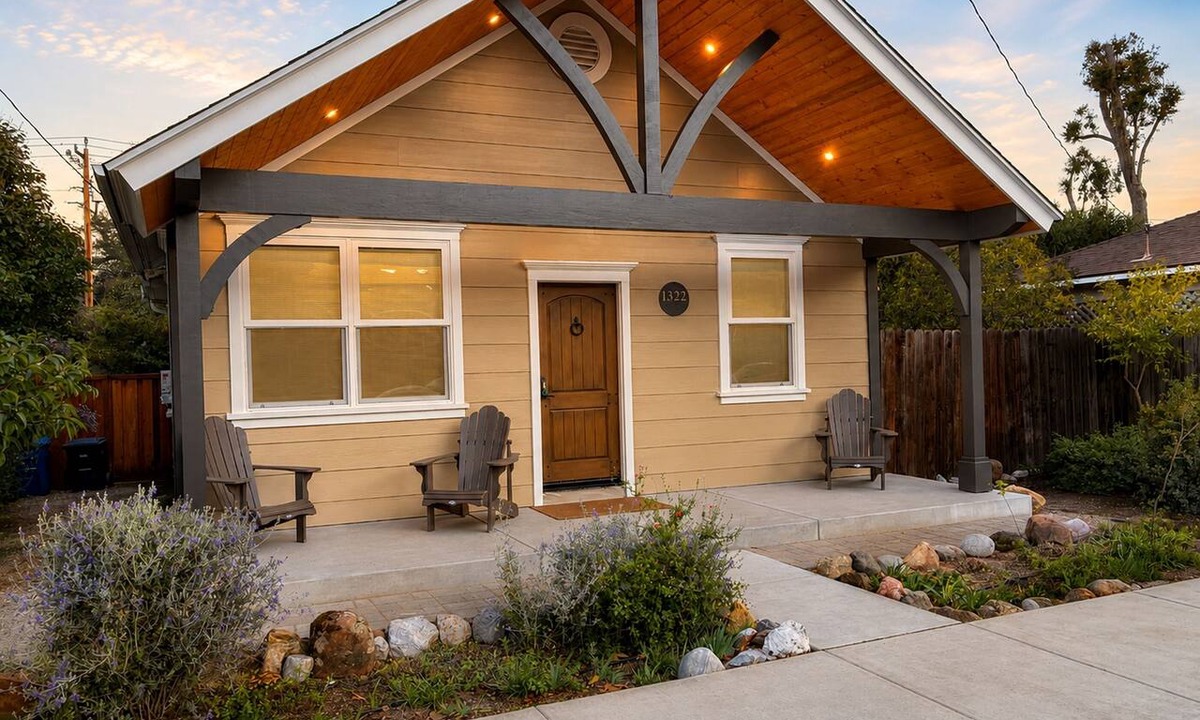 Paso Robles House | Fenced Yard + Walk to Downtown | Wine Country | Olive with a Twist