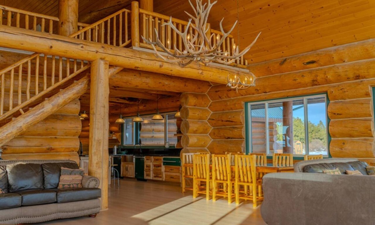 Newman Lake House | FOXFHILL: 6,000+ sq ft log estate, 4BR/5BA sleeps 16.