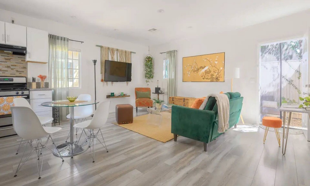 Atwater Village House | Gated 2BD/2BA Designer Home w/Parking・Yard・Family Park・DTLA & FIFA & Silverlake