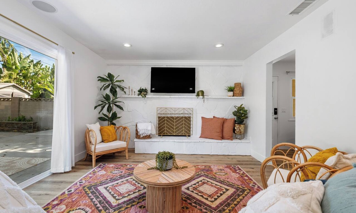 Bolsa Chica-Heil House | Gorgeous BOHO style 3-bedroom house in Huntington Beach Prime