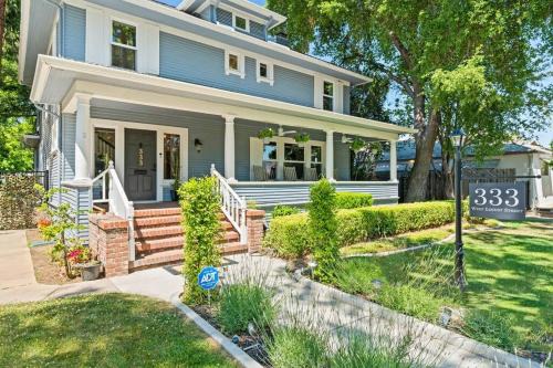 Lodi House | Grape Escape Inn & Suites