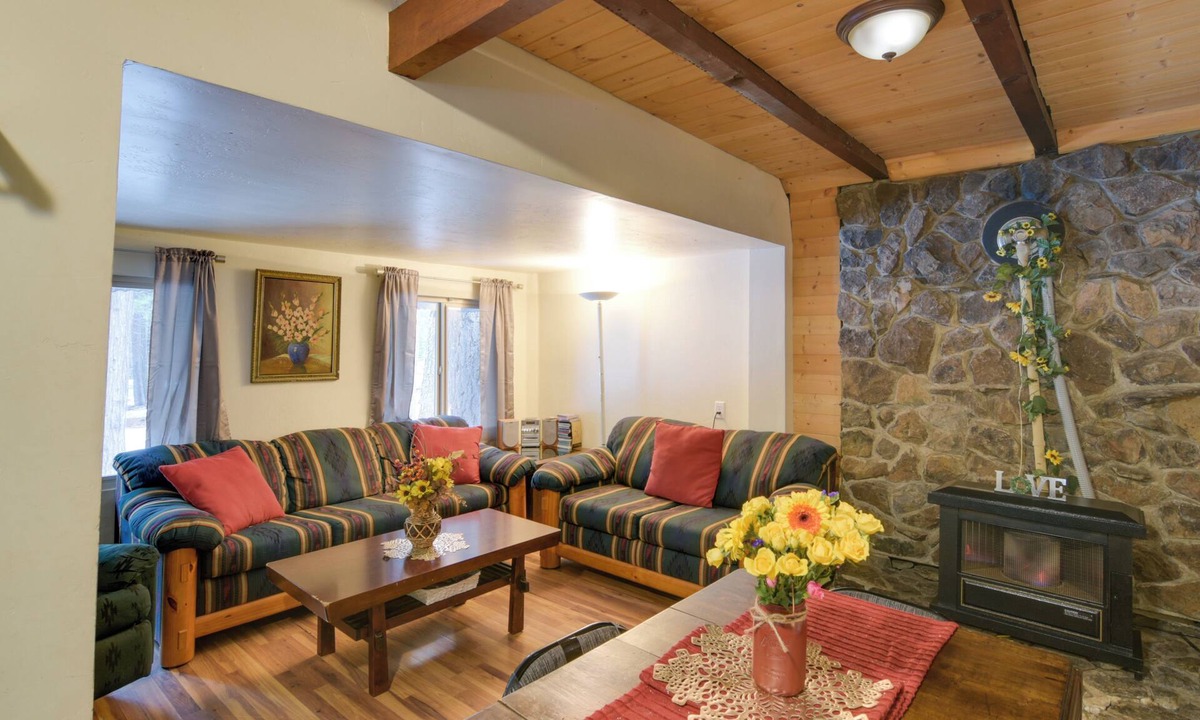 Butte Meadows House | Grill, Fire Pits & Trails: Butte Meadows Duplex!