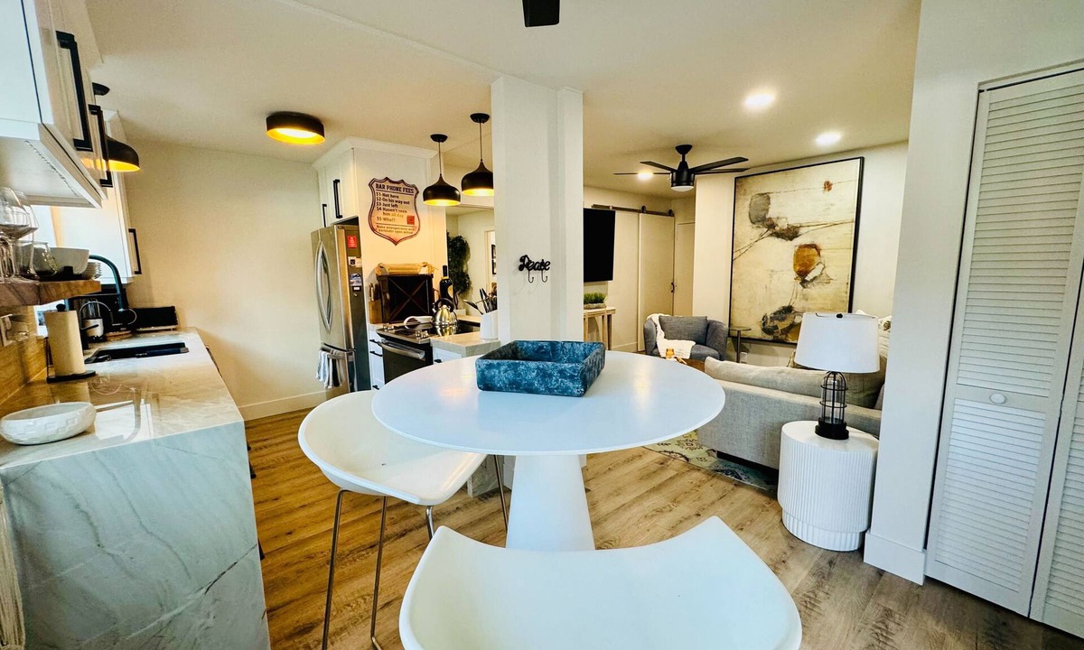 Midway District Condo | Grooovy Point Loma 2 Bedroom Pad