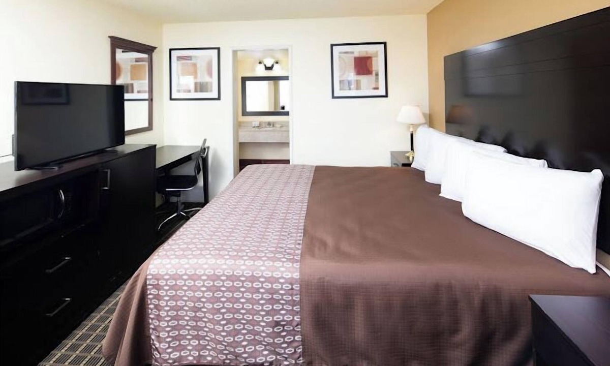 Bechelli Hotel | GuestPlace Inn & Suites