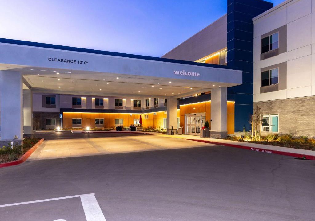 Selma Hotel | Hampton Inn Selma, Ca
