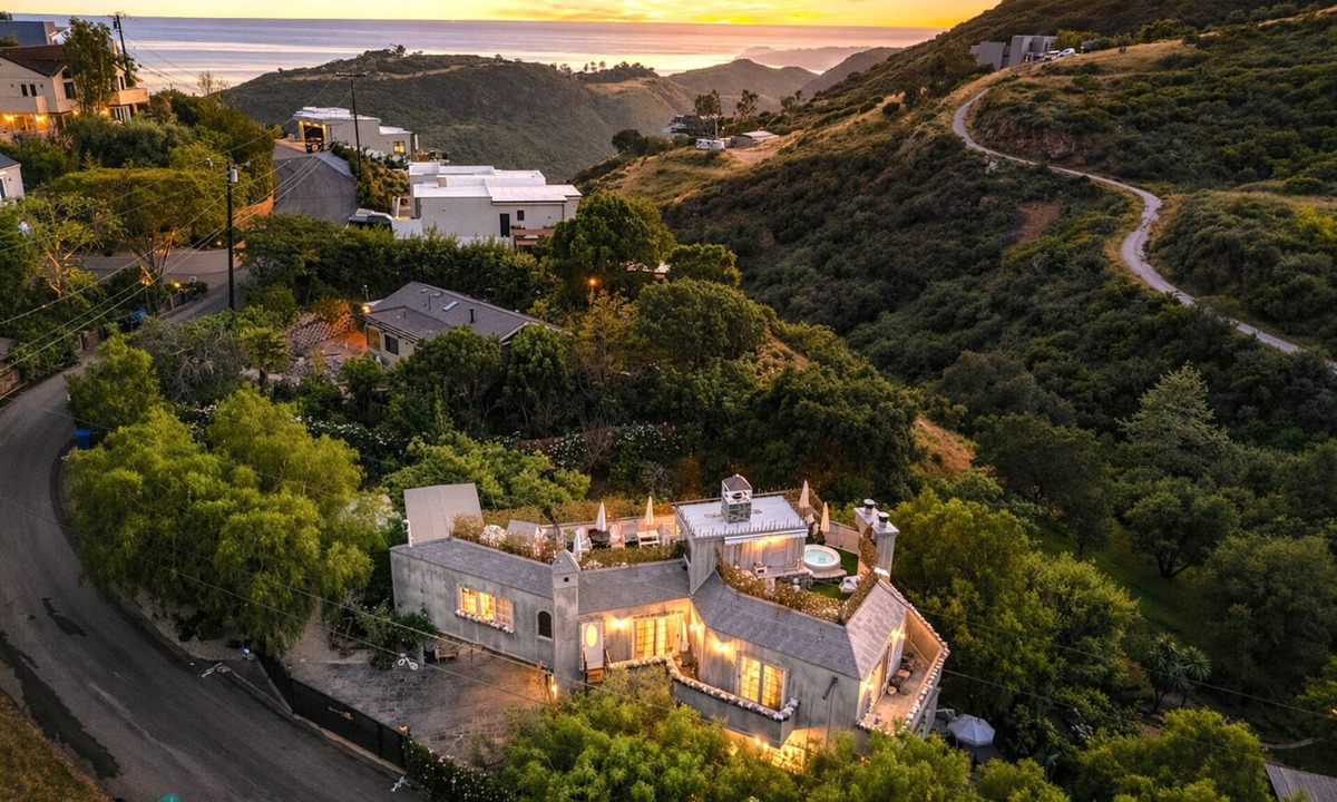Central Malibu House | Hillside Malibu Retreat Pool + Hot Tub + Views | Le Petit Chateau du Jardin