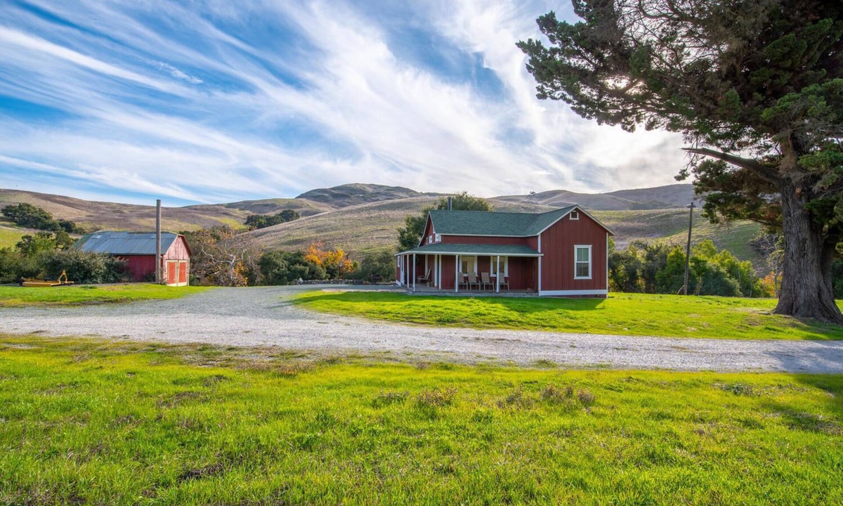 San Luis Obispo House | HISTORIC FARMHOUSE ON 400 ACRE RANCH
