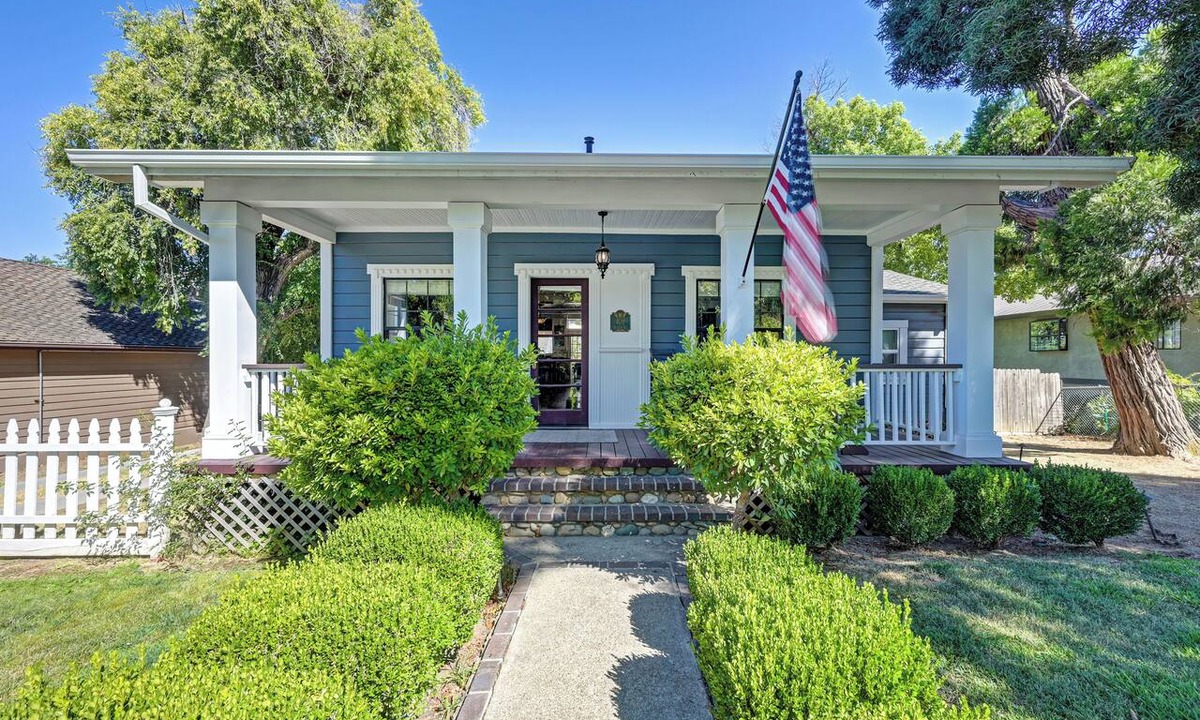 Folsom House | Historic Folsom Craftsman Retreat + Luxury Pool House Pool Walk to Sutter St