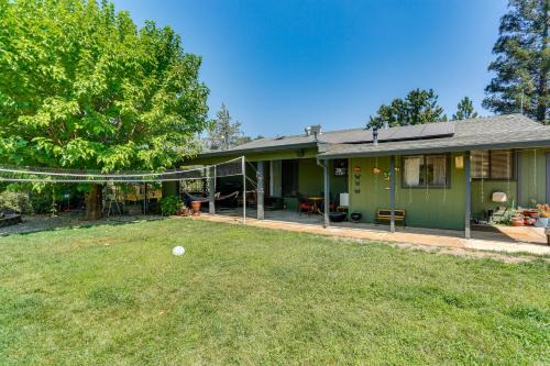 Redding House | Hot Tub, Dog-Friendly Yard! 3-Acre Redding Retreat
