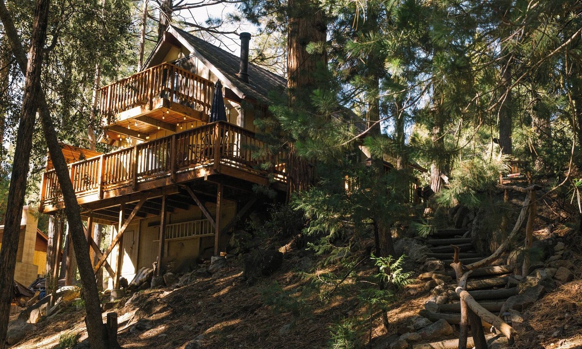 Idyllwild Cabin | Idyllbrook: Mission-style gem with a screened BrookHouse gazebo & EV charger.