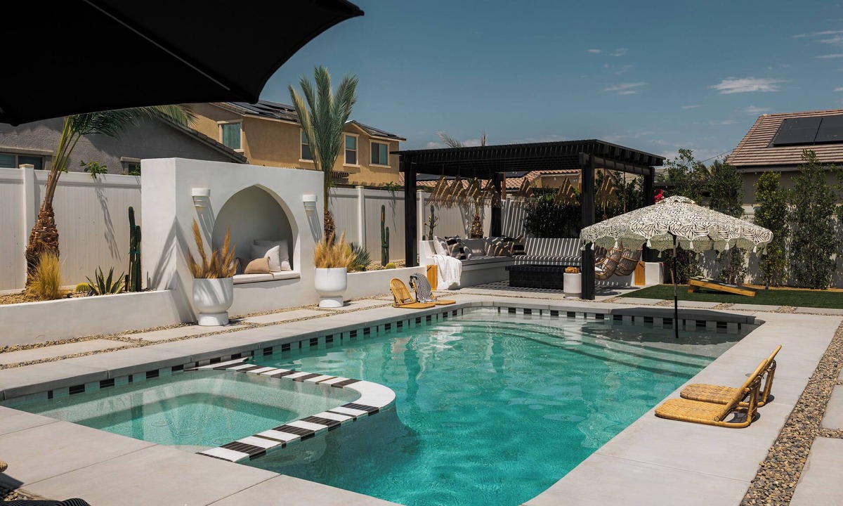 Coachella House | Indah: Luxury Desert Oasis with Resort-Style Pool, Spa & Unforgettable Stays